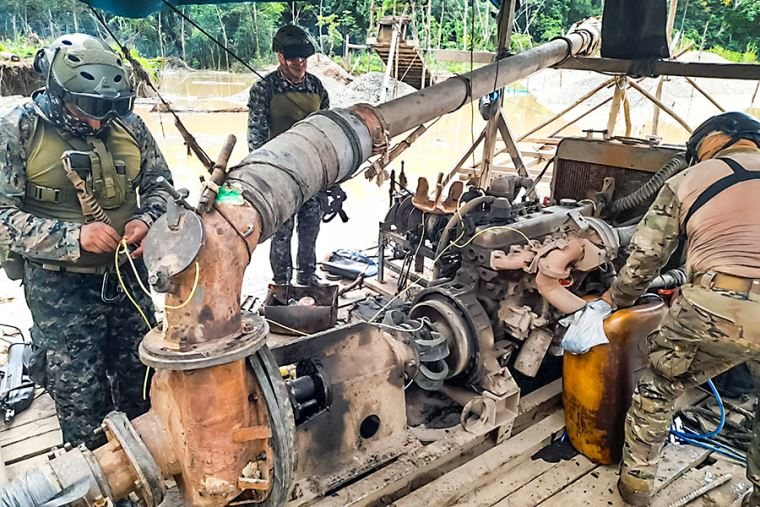  Perú Asesta Duro Golpe a la Minería Ilegal: Incautan 10 Millones de Soles