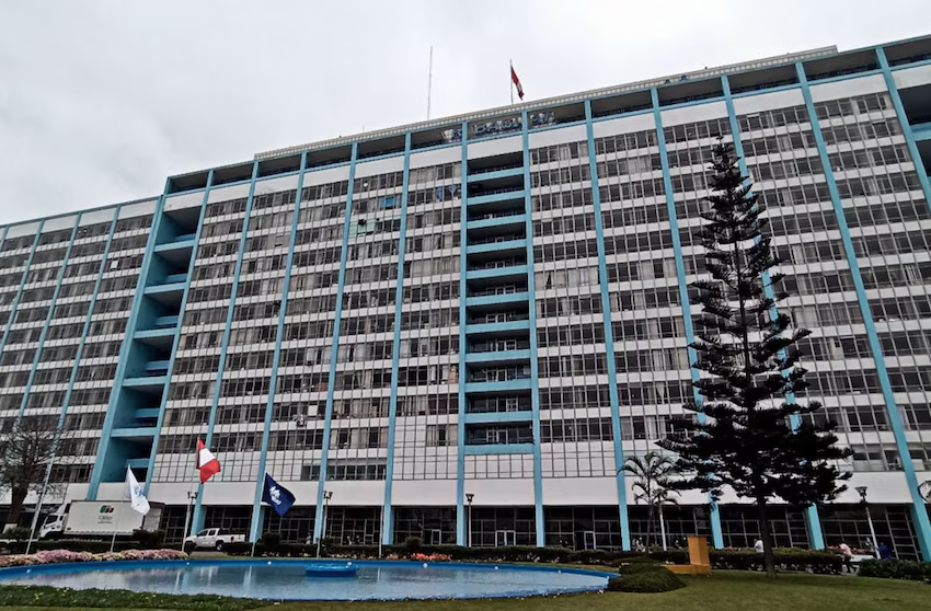  Tragedia en Hospital Rebagliati: mujer fallece tras lanzarse del piso 14