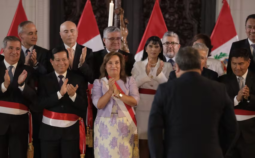  Eduardo Arana asume como primer ministro en Perú tras crisis política