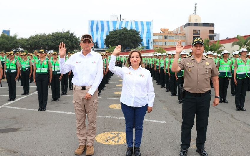  Más de 4,500 nuevos policías refuerzan seguridad en Perú