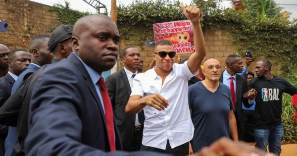 Kylian Mbappé impulsa colegio y cancha para niños en Perú